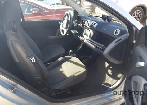 2013 Smart Fortwo Passion z USA, uszkodzony, nr VIN WMEEK3BAXDK582630